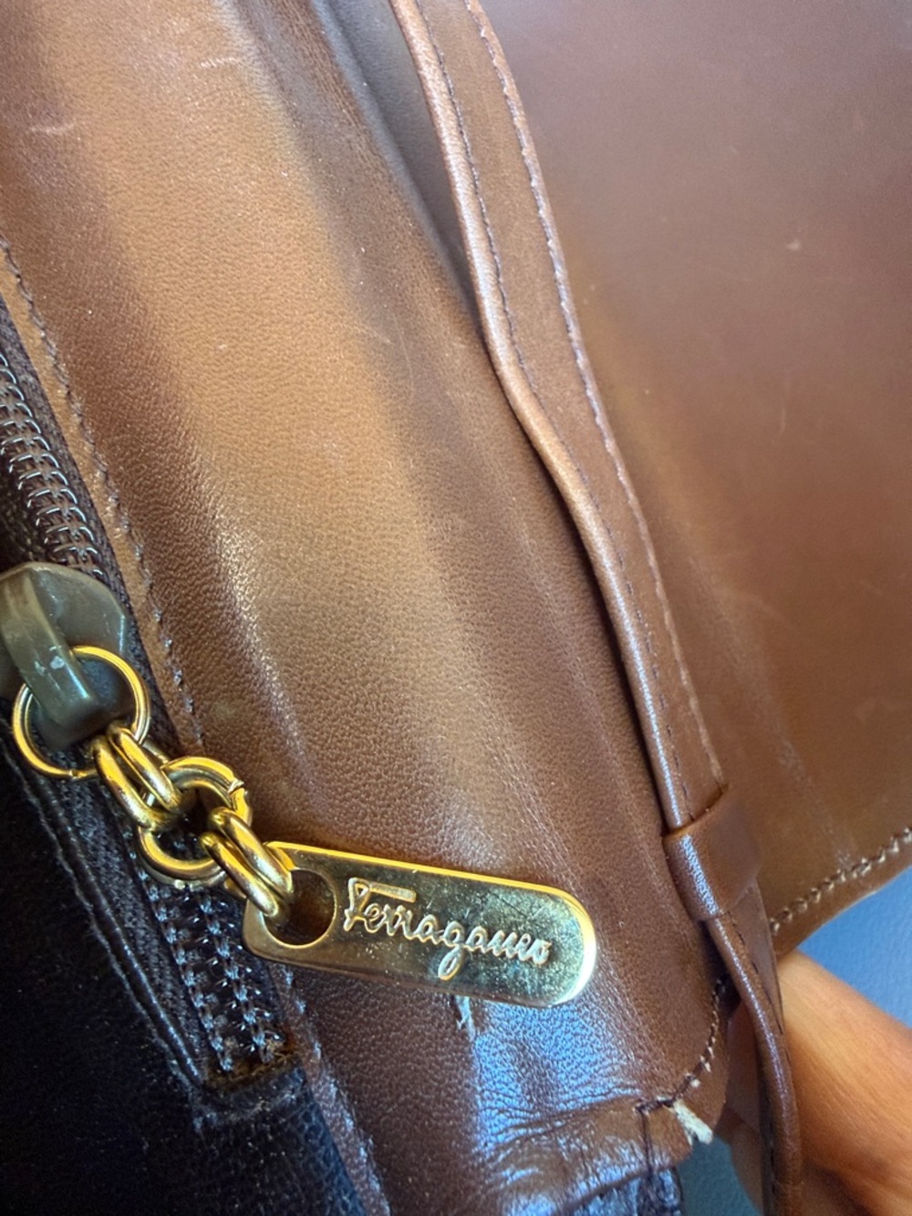 Salvadore Ferragamo vintage brown Leather Saddle Crossbody Bag with Gold Accent - Picture 7 of 10